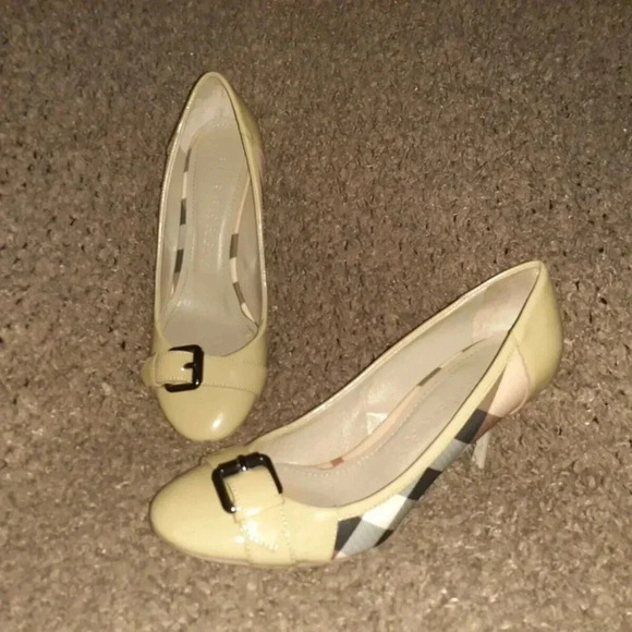 BURBERRY-Nova Check Pattern-Dijon/Beige Patent Leather-Kitten Heels-37-Excellent - Picture 1 of 8